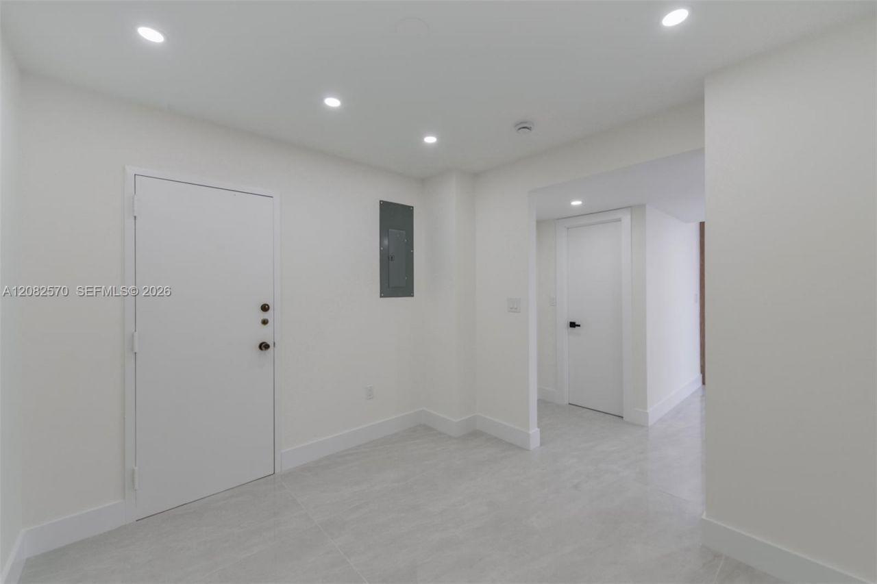 1985 S Ocean Dr, Unit 8Q, Hallandale Beach, FL 33009 Photo