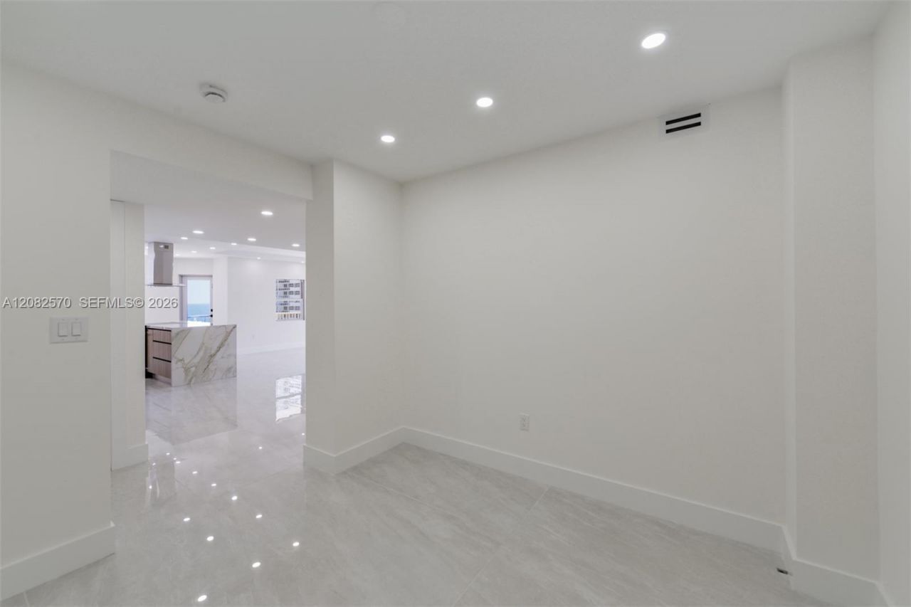 1985 S Ocean Dr, Unit 8Q, Hallandale Beach, FL 33009 Photo
