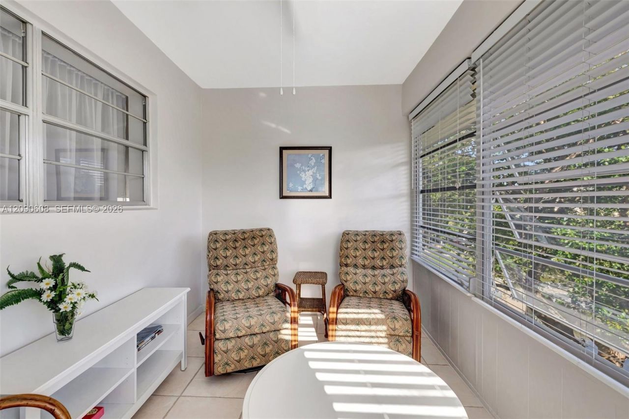 5002 NW 35th St , Unit 306, Lauderdale Lakes, FL 33319 Photo
