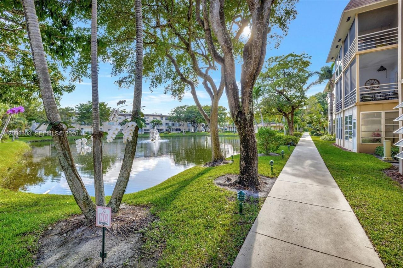5002 NW 35th St , Unit 306, Lauderdale Lakes, FL 33319 Photo