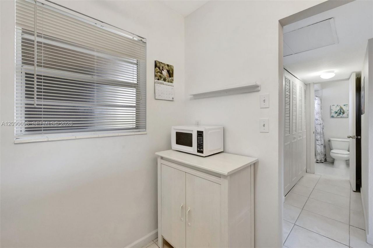 5002 NW 35th St , Unit 306, Lauderdale Lakes, FL 33319 Photo