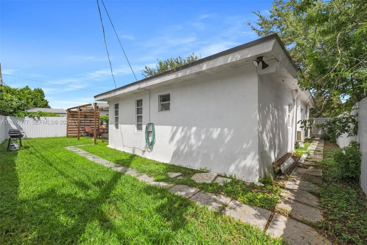 314 NW 106th St , Miami, FL 33150 Photo