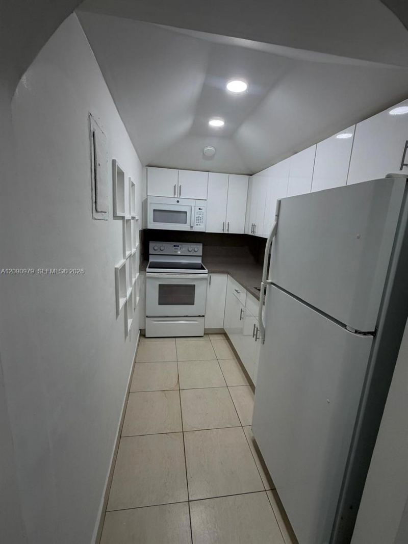 4725 NW 7th St , Unit 110-3, Miami, FL 33126 Photo