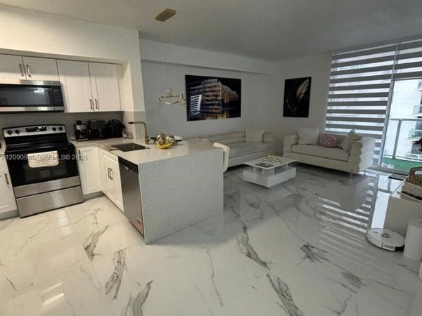 5077 NW 7th St , Unit 912, Miami, FL 33126