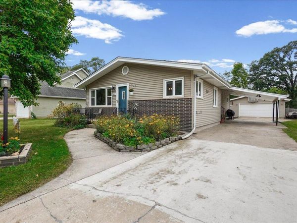 822 S Wisconsin Street, Hobart, IN 46342