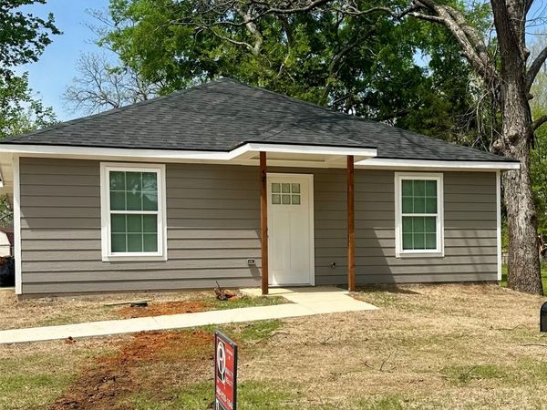 421 S 10th Avenue , Durant, OK 74701