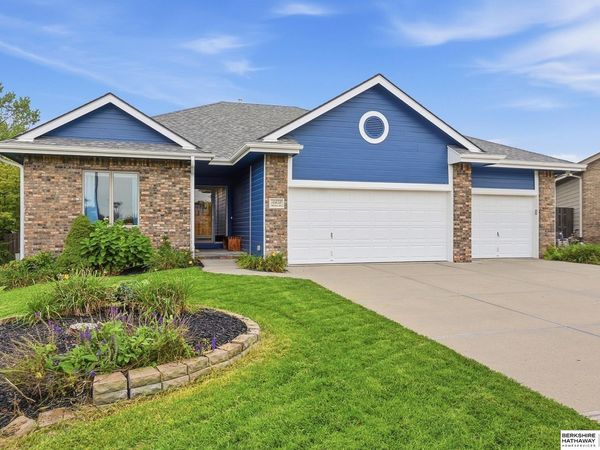 14650 Hartman Avenue, Omaha, NE 68116