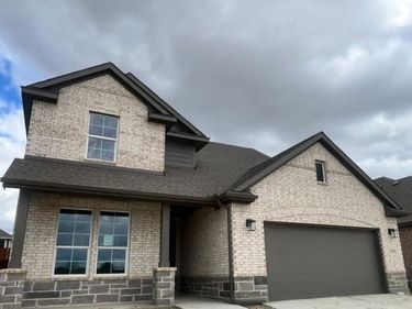 1009 Pecan Tree Lane, Fort Worth, TX 76108