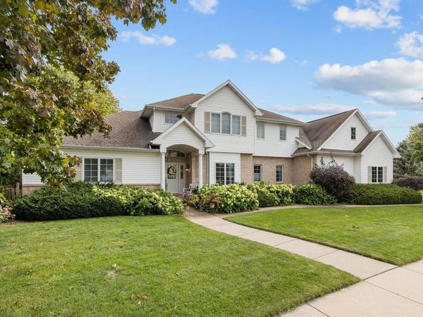 1426 MAHLER BOULEVARD, Neenah, WI 54956