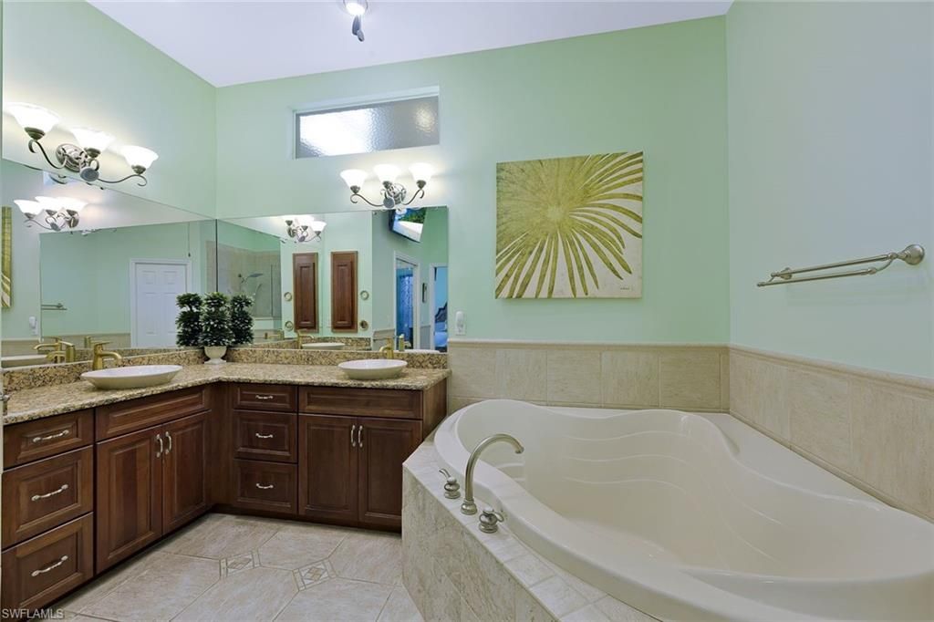 907 SW 51st Ter , Cape Coral, FL 33914 Photo
