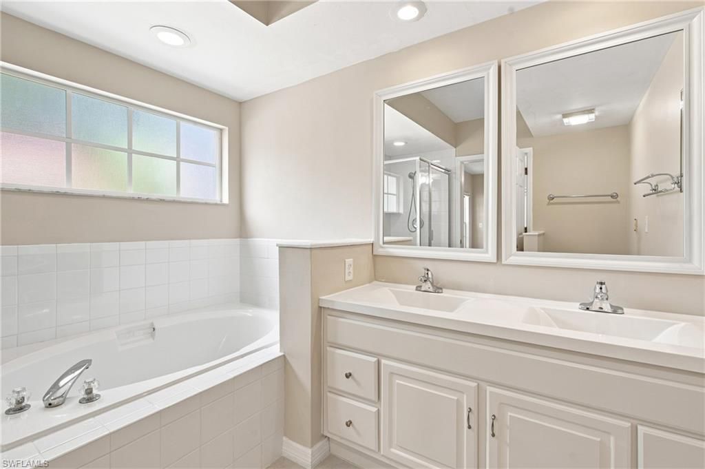 100 Siena Way , Unit 1201, Naples, FL 34119 Photo