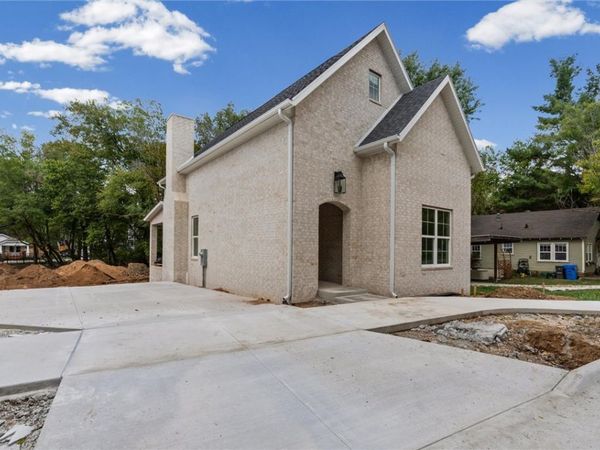 345 Combs Avenue , Fayetteville, AR 72701
