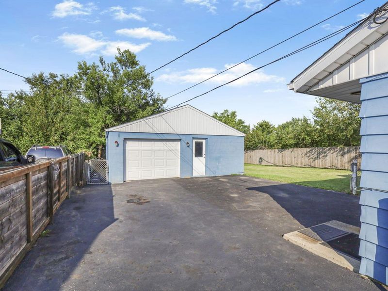 4358 Wayne Street , Hilliard, OH 43026 Photo 5