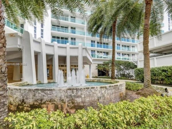 100 bayview dr , Unit PH31, Sunny Isles Beach, FL 33160