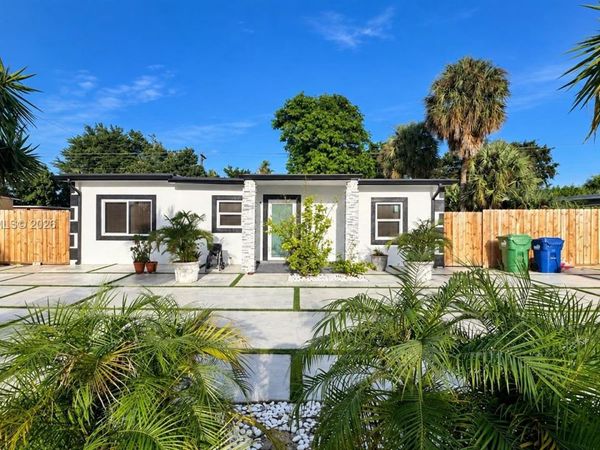 16561 NW 19th Ave , Miami Gardens, FL 33054