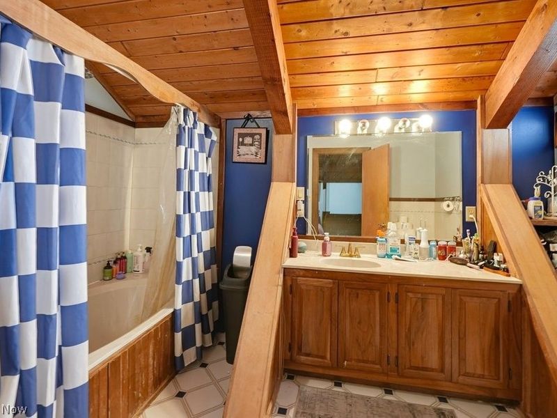 2390 Roth Drive, Cuyahoga Falls, OH 44221 Photo 24