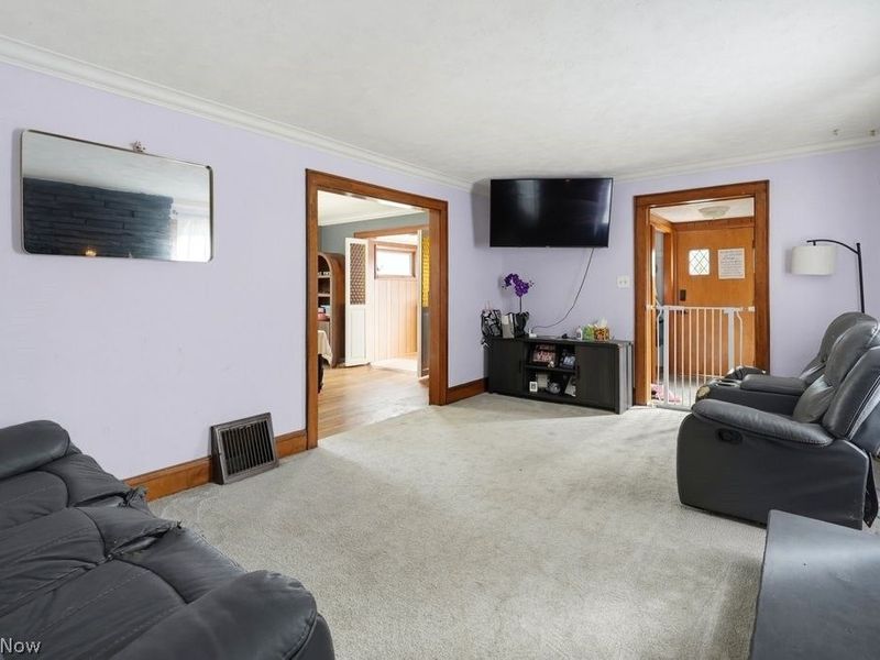 2390 Roth Drive, Cuyahoga Falls, OH 44221 Photo 6