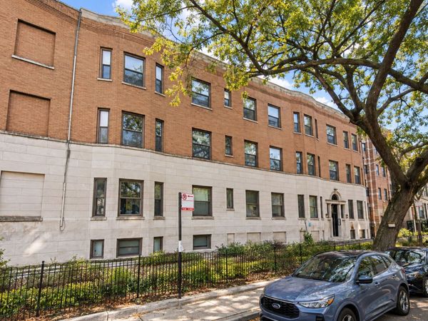 925 W Addison Street , Unit 2C, Chicago, IL 60613