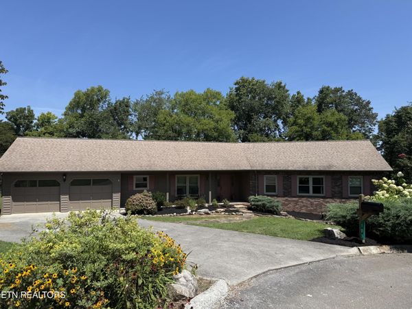 103 Farmington Place, Clinton, TN 37716