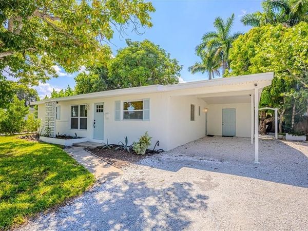 1960 Estey AVE, NAPLES, FL 34104