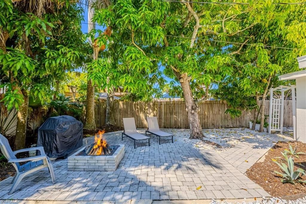 1960 Estey Ave, Naples, FL 34104 Photo
