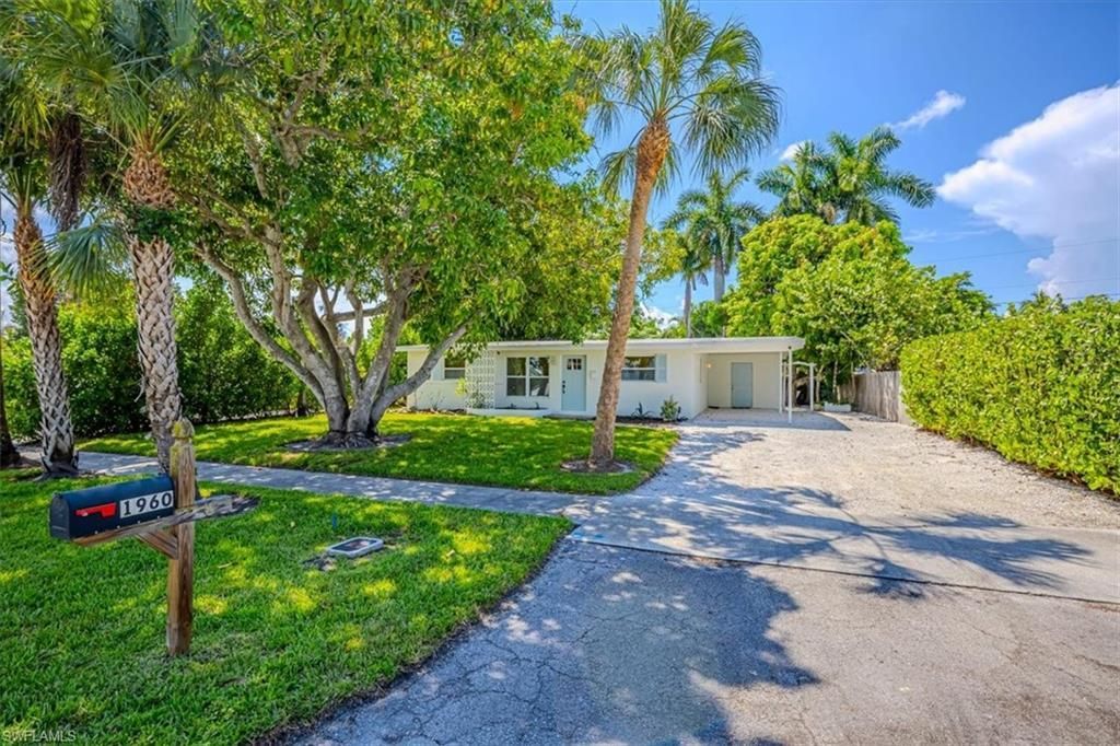 1960 Estey Ave, Naples, FL 34104 Photo