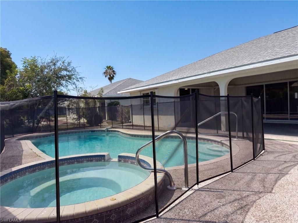 7 Bunker Rd , Rotonda West, FL 33947 Photo