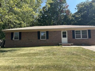 812 Springmont Drive, Hopkinsville, KY 42240