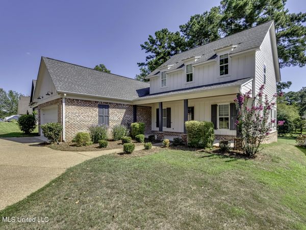 150 Pine Ridge Circle, Brandon, MS 39047