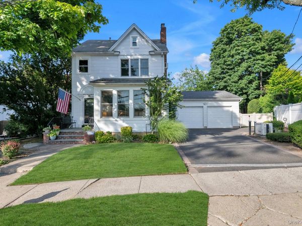 47-11 Belmont Road , Great Neck, NY 11020