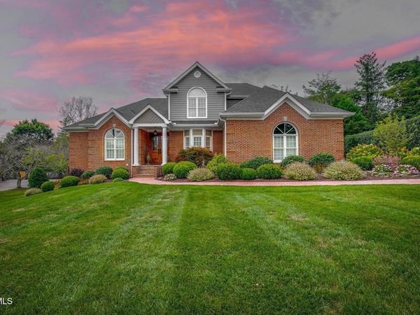 2021 Buckingham Court, Kingsport, TN 37660
