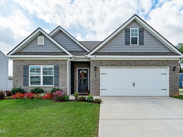 829 Pinhoti Street, Johnson City, TN 37604
