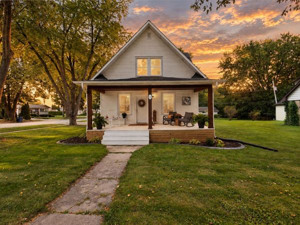 2 S Western Avenue, Deerfield, WI 53531