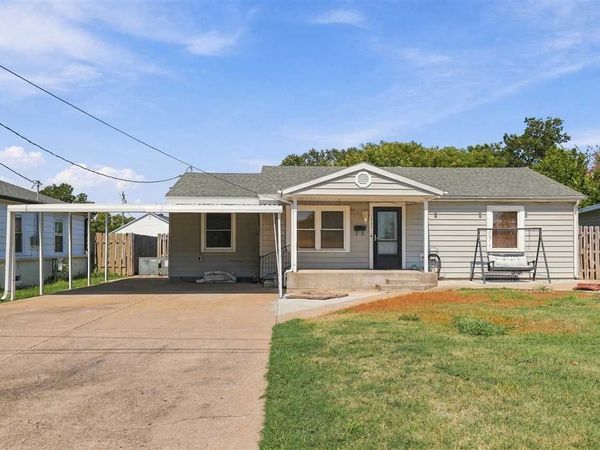 1511 Crawford Avenue, Ponca City, OK 74604