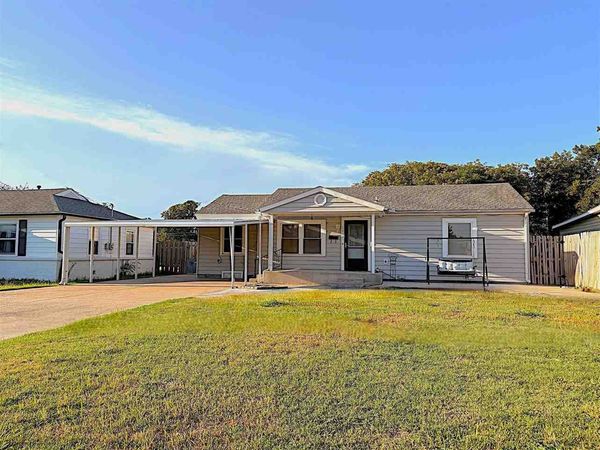 1511 Crawford Avenue, Ponca City, OK 74604