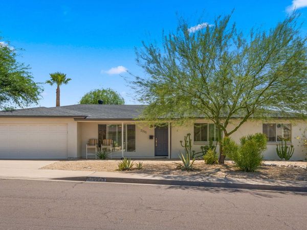 2255 E PIESTEWA PEAK Drive, Phoenix, AZ 85016