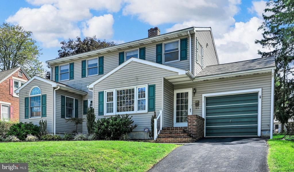 114 E CHESTNUT STREET , CLEONA, PA 17042