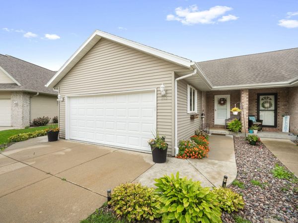 103 Concord Pl, Watertown, WI 53094