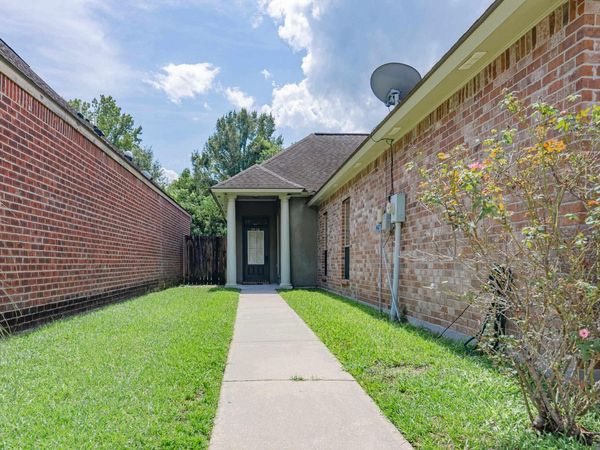 9614 Summer Pointe Ave, Baton Rouge, LA 70810