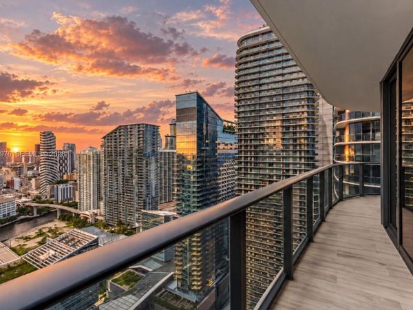 55 SW 9th St , Unit 4001, Miami, FL 33130