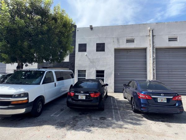 2550 W 78th St , Unit D-5, Hialeah, FL 33016