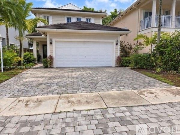 3113 SE 2nd Dr , Homestead, FL 33033