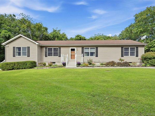61341 Route 25 , Southold, NY 11971