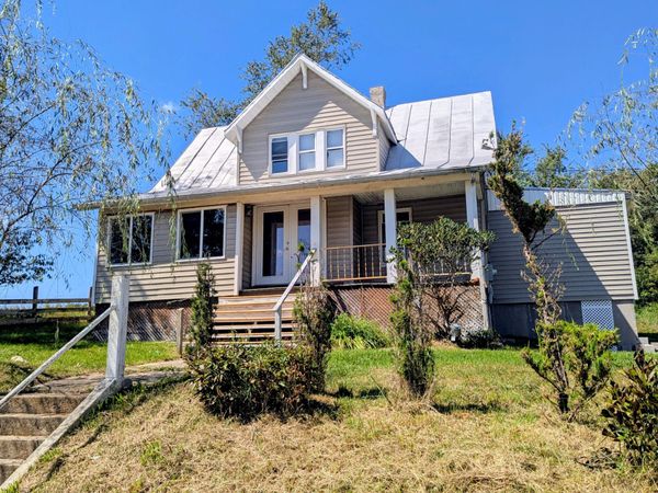 4938 Floyd S, Willis, VA 24380