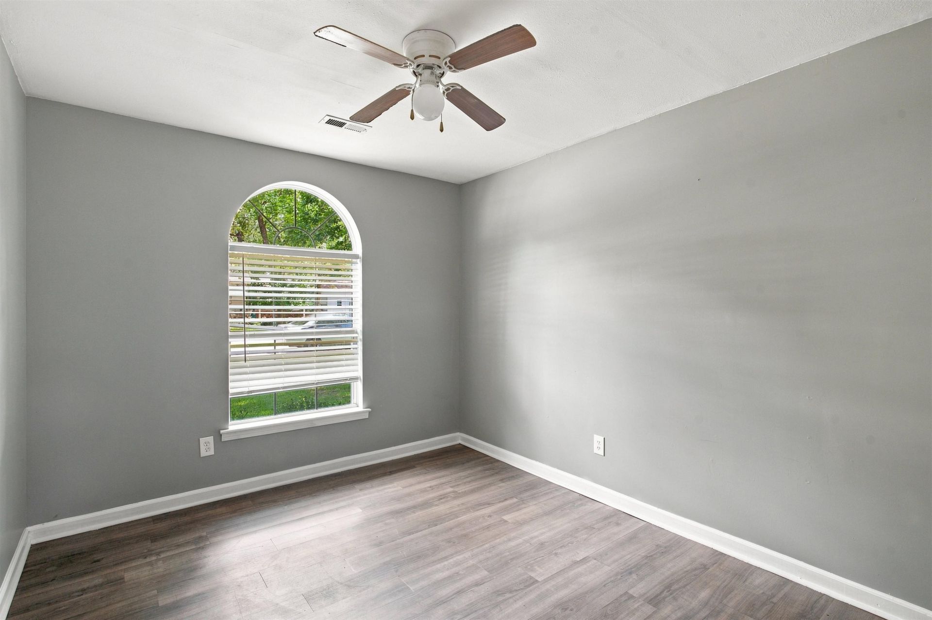 2517 Reta St.  Photo 15