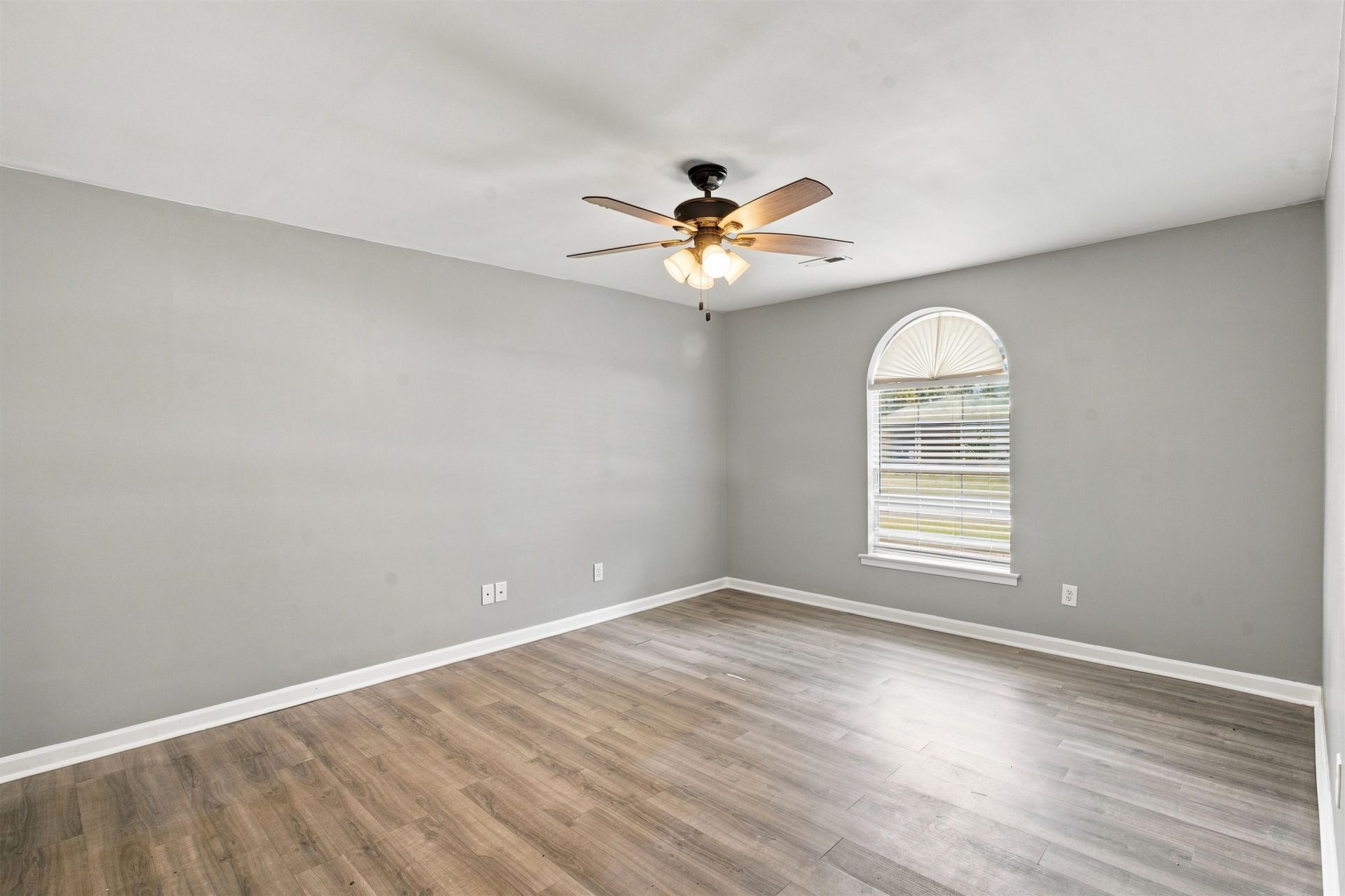 2517 Reta St.  Photo 5