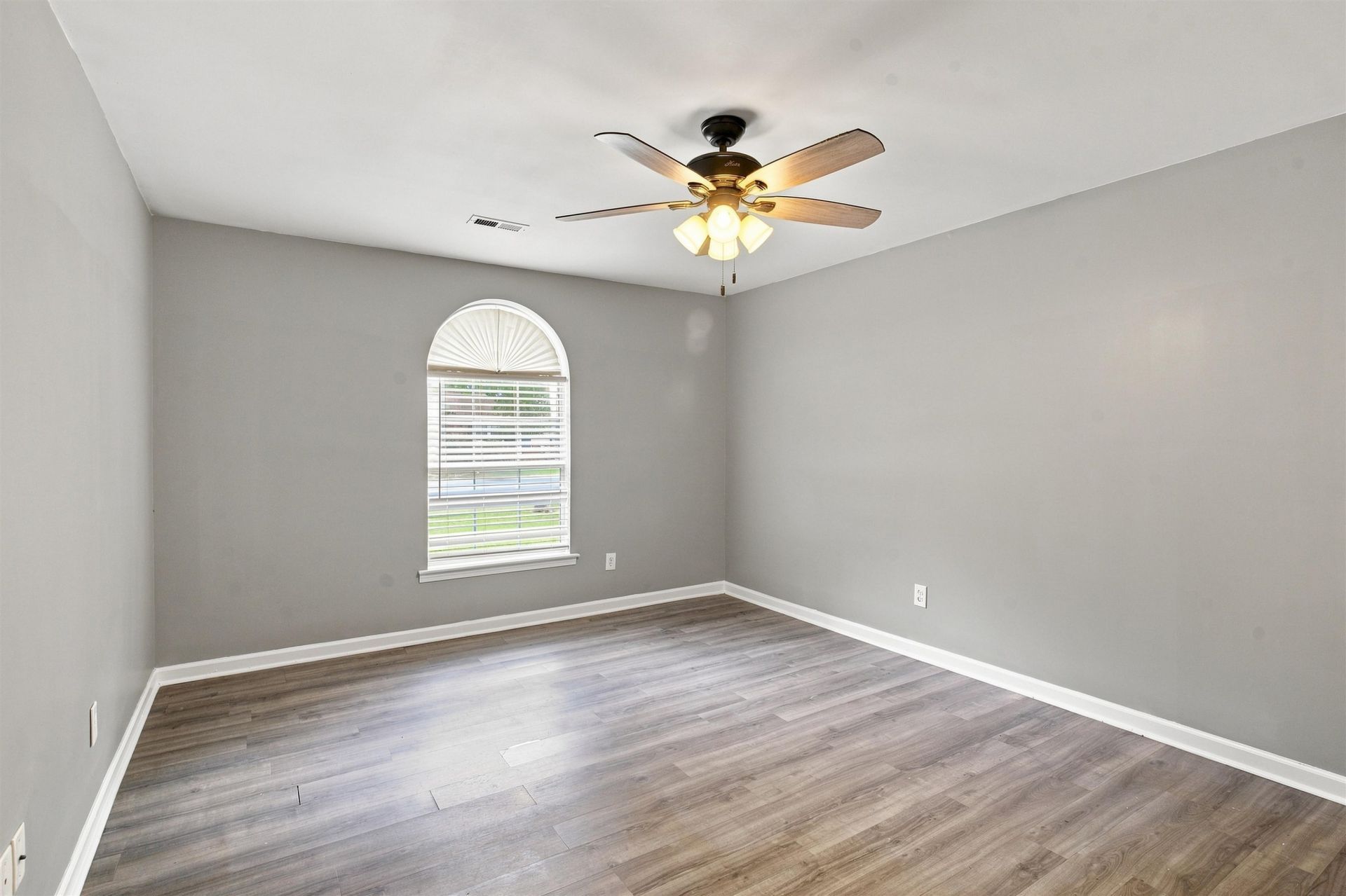 2517 Reta St.  Photo 7