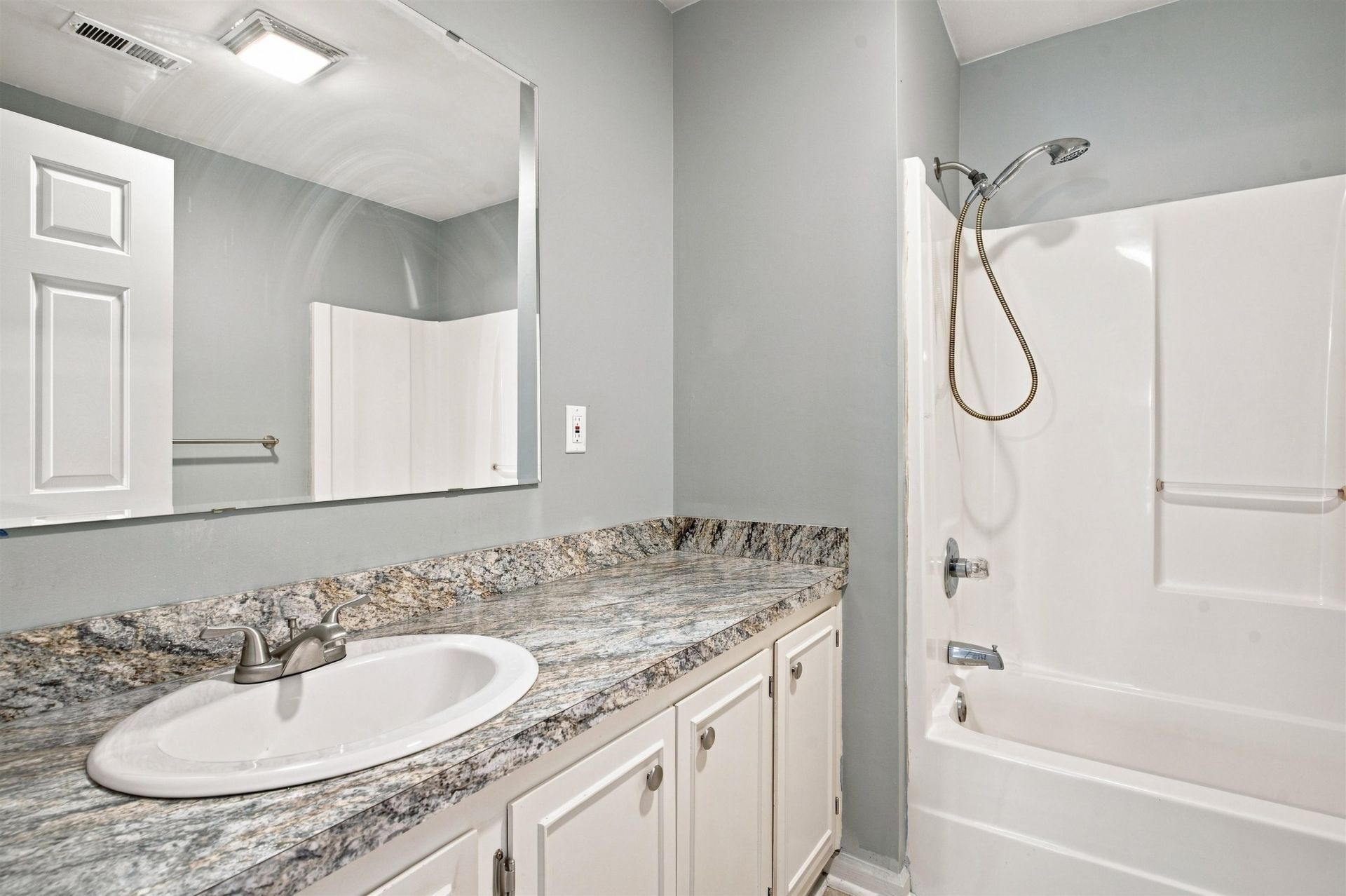 2517 Reta St.  Photo 9