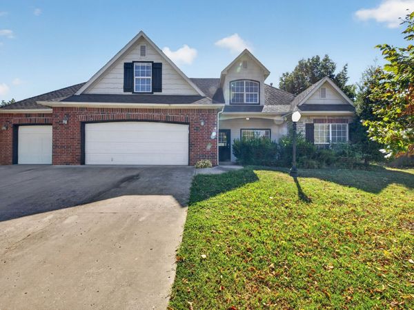 9303 N 103rd East Avenue , Owasso, OK 74055