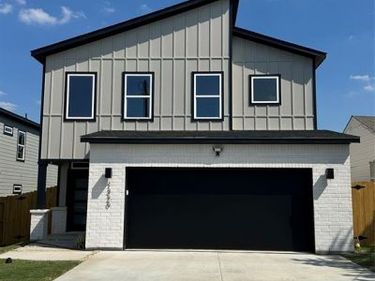 1320 Diceman Avenue, Dallas, TX 75203